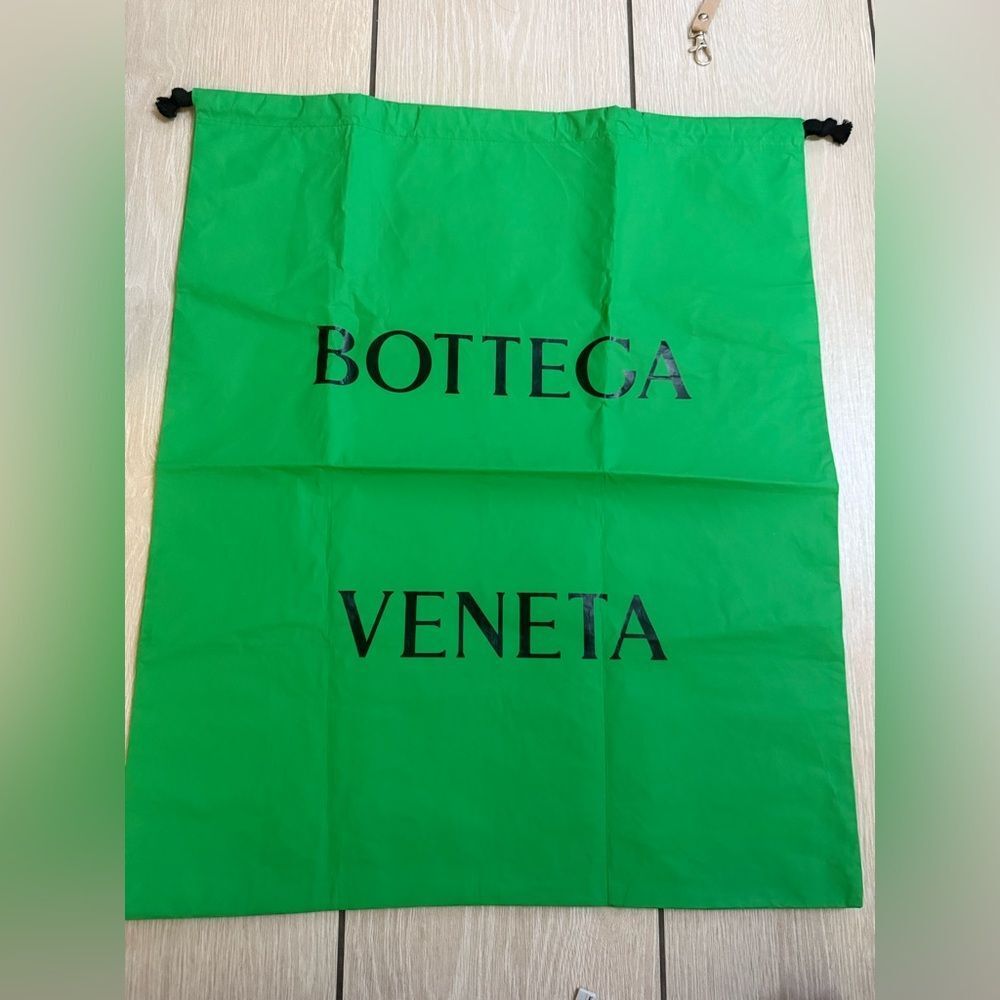 Bottega Veneta Vibrant Green dustbag